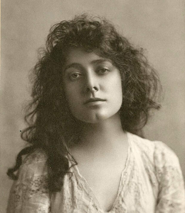 6. Американская актриса Джулия Марлоу, 1899.