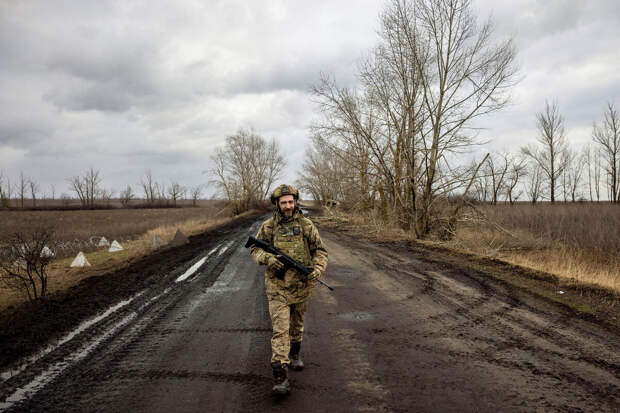 ТАСС: военнообязанные граждане Украины платят за выезд за границу от $20 тысяч