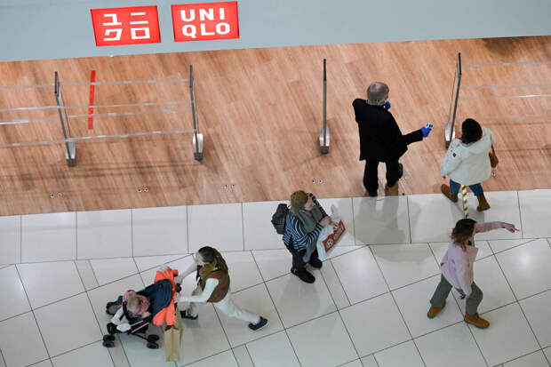 ТАСС: управляющий Uniqlo холдинг зарегистрировал в РФ товарный знак "Юникло"