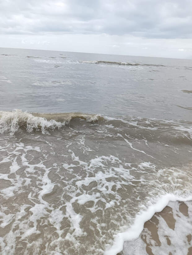 ВАЖНО! Запрет купания на Ейской косе –дно моря засасывает людей, быстрины, тягуны, ямы
