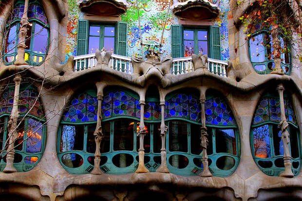Gaudí-House-1