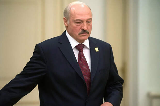 Лукашенко хочет занять у России еще 100 млрд рублей