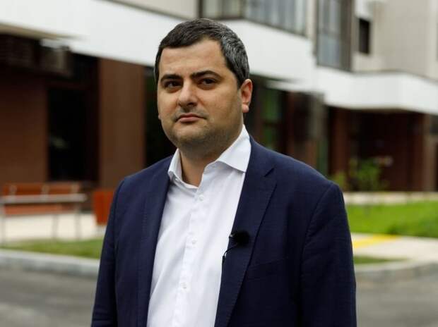 Владислав Овчинский объявил о строительстве двухэтажного ТЦ с «мятой» фасадной оболочкой на Ферганской улице