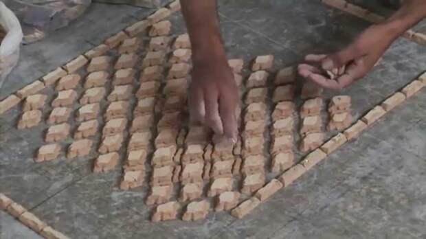 Картинки по запросу Как делают плитку в Марокко