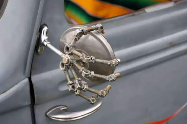 creative-car-owners-37-580716f5adfac__700