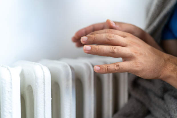 Депутат Аксёненко назвал нужную для отключения отопления в домах температуру