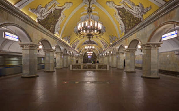 Достопримечательности Москвы. Станция метро «Комсомольская»