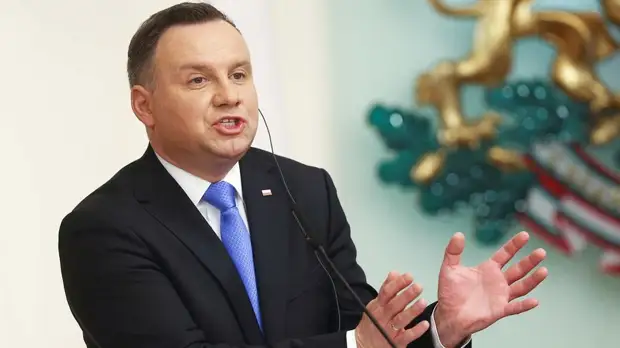 Президент Польши решил отозвать посла с Украины