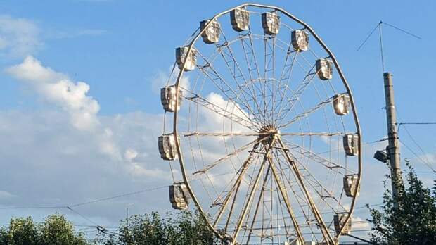 Колесо обозрения в Барнауле / Фото: amic.ru / Антон Дегтярев