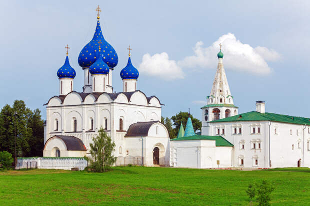 Почему на русских церквях купола в форме луковиц