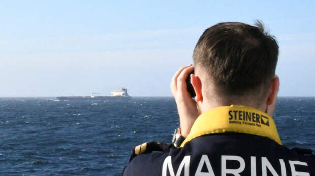 Макрон заявил о задержании танкера якобы из России в Средиземном море