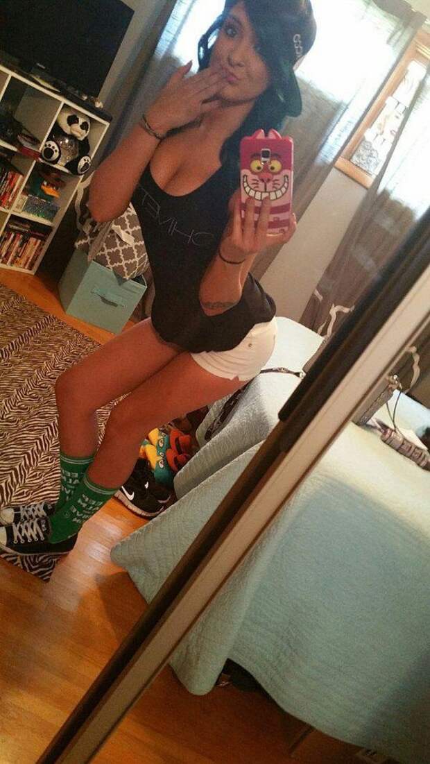 Try your best to resist those short shorts (26 Photos) Try your best to resist those short shorts (26 Photos)