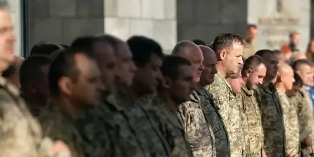 Защитники Донбасса отправляют пленных солдат ВСУ на общественные работы