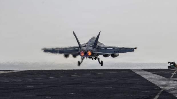 CENTCOM: ВС США обстреляли танкер под иранским флагом в Оманском заливе