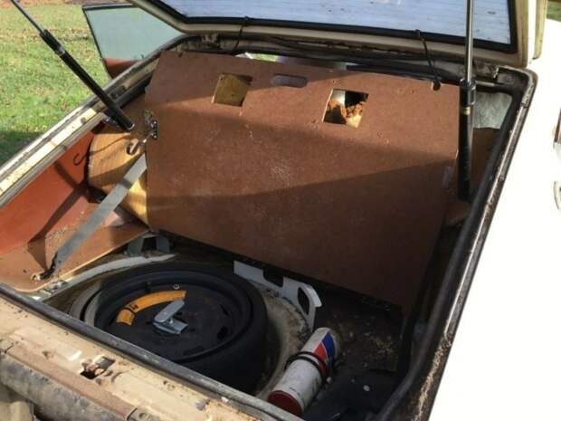 Datsun 280Z 1977 года выпуска, который последние 32 года хранился в сарае