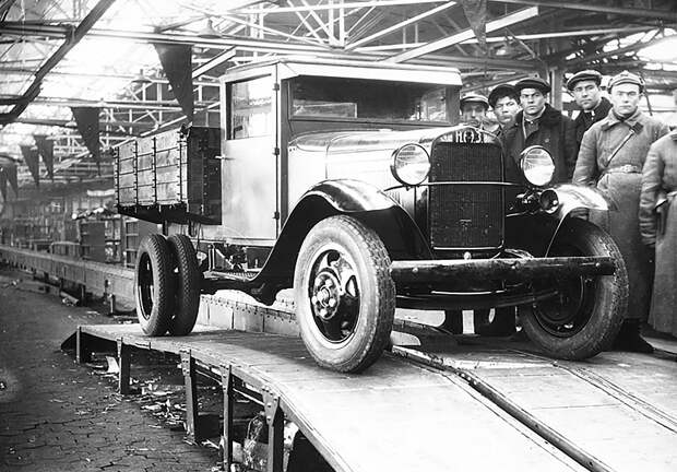 Сегодня 1 января ГОРЬКОВСКОМУ АВТОМОБИЛЬНОМУ ЗАВОДУ ИСПОЛНЯЕТСЯ 85 ЛЕТ