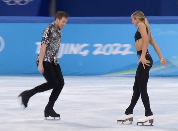 Танцы на льду результаты. Танцы на льду на Олимпийских играх 2022. Фигуристки России танцы на льду. Команда России по фигурному катанию на Олимпийских играх 2022.