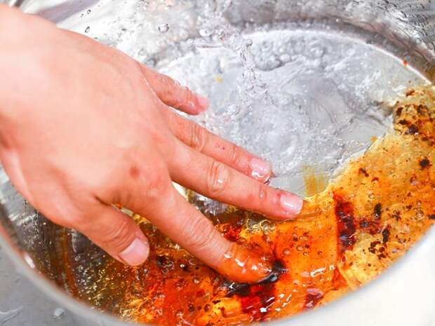 Как отмыть карамель от посуды