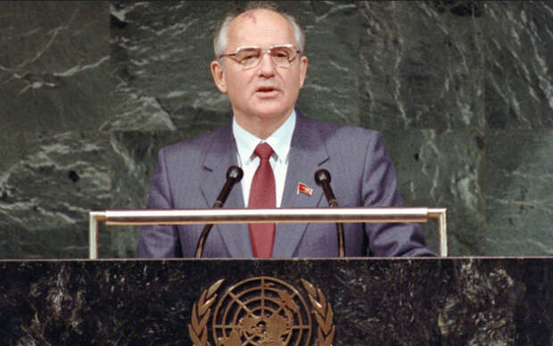 Презентацию распада СССР Горбачев провел в ООН 7 декабря 1988 года (1)