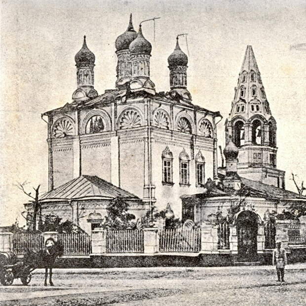 3000 Церковь Петра и Павла в Лефортово, повреждённая ураганом 16 июня 1904 года.jpg