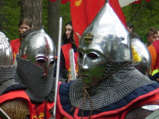Шлем с личиной повышенной степени защиты. /Фото: 1.bp.blogspot.com