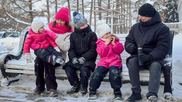 Госдума приняла закон о критериях сохранения выплат многодетным семьям