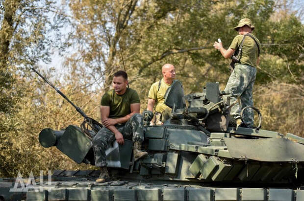 Заглавное фото – Воины ВС России на Авдеевском участке фронта.