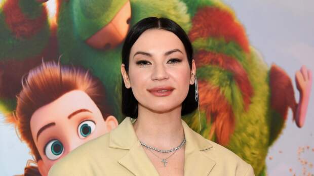 Блогерша Ида Галич пришла на съемки в полупрозрачном платье