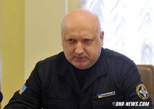 Турчинов заявил о готовности ввести на Украине военное положение