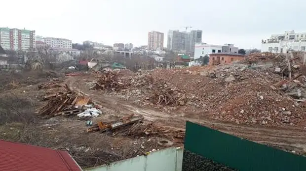 Новороссийцы возмущены планами мэрии по возведению офисного здания в центре города