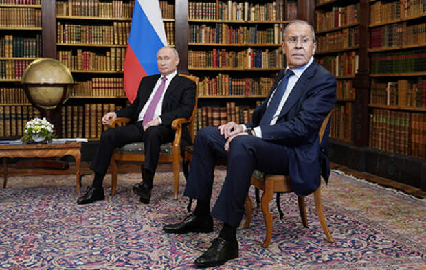 Лавров доложил Путину о реакции России на ответы США по гарантиям безопасности