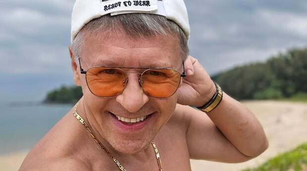 Звезда "Уральских пельменей" Исаев рассекретил роман с молодой актрисой