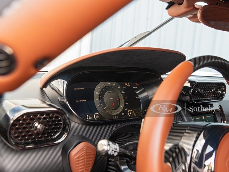 Редкий Koenigsegg Regera 2019 года с крутыми опциями отправляется на аукцион