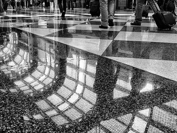 amazing-reflections-optical-illusion-117-5837fff25d0fb__700