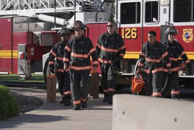 Squad Geared Up - 9-1-1: Lone Star Season 4 Episode 13