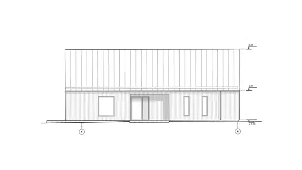 Загородный деревянный дом с террасами в Литве