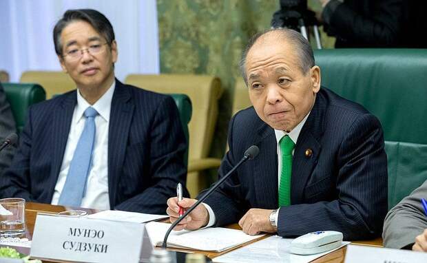 Депутат правящей партии Японии Судзуки отправился с визитом в Россию