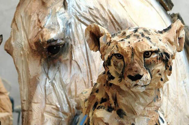 Деревянные скульптуры животных сделанные при помощи бензопилы