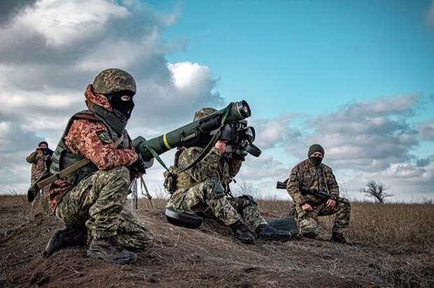 Военный аналитик Рожин: армия Украины давно бы начала наступление и ликвидировала ДНР и ЛНР, если бы Киев не опасался России
