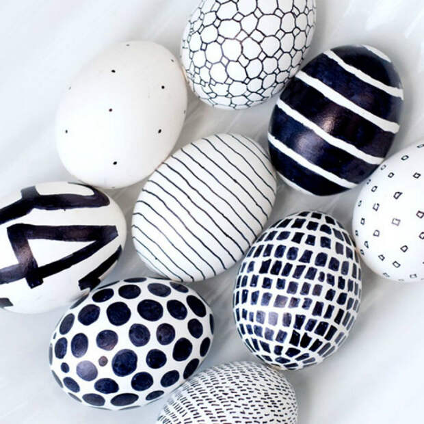 Яйца, оформленные в стиле минимализм.