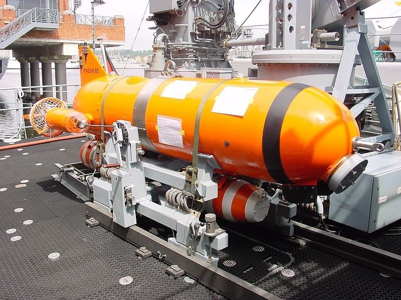 Подводный беспилотный искатель и уничтожитель морских мин Pinguin B3 установленный на тральщике M-267 “AYVALIK” ВМС Турции