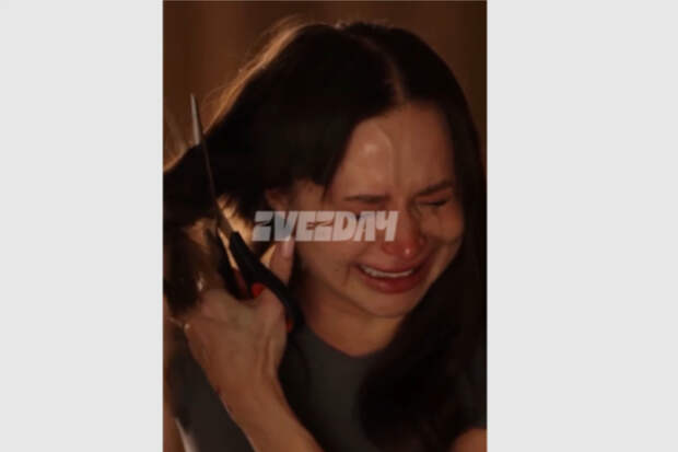 Блогерша Лерчек побрилась на лысо на камеру