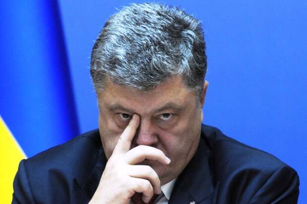 Порошенко получил нож в спину от своих Порошенко получил нож в спину от своих