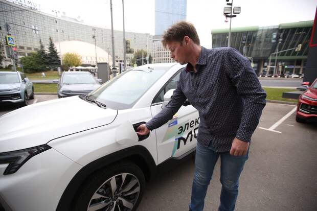 Корреспондент «ЗБ» испытал электромобиль «Москвич» на улицах СВАО