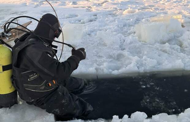 В Самаркой области водолазы извлекли из воды тела семейной пары, утонувших в декабре