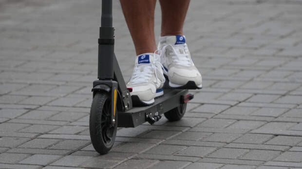 Куда жаловаться на самокатчиков и что грозит лихачам: ликбез от юриста