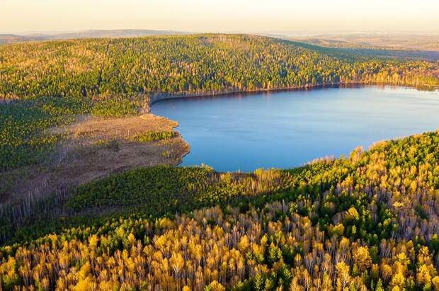 Озеро Песчаное в окрестностях Екатеринбурга.