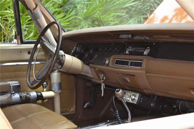 Генерал Ли из фильма Придурки из Хаззарда будет продан на аукционе (5 фото+видео)