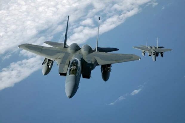 Соколы аятоллы сбивают истребители США: в Иране объявлена охота на F-15