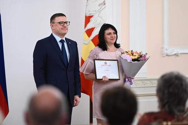 Социальным работникам региона вручены премии губернатора